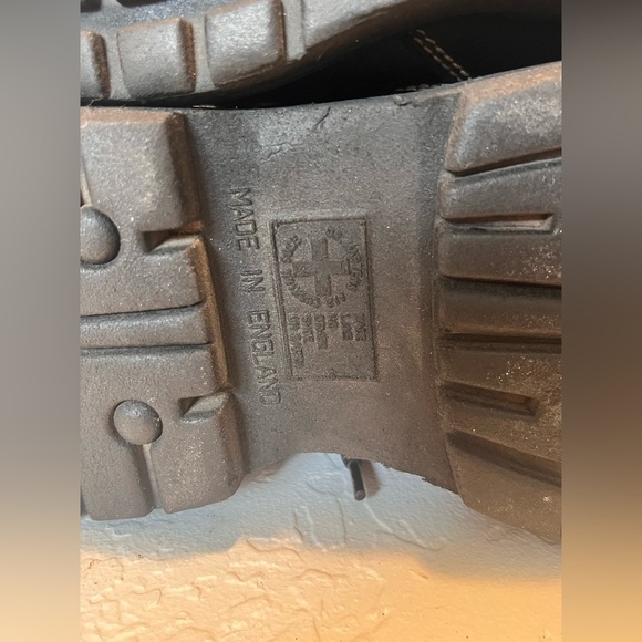 DR. MARTENS MEN'S 9352 BLACK GRUNGE COMBAT BOOTS - Picture 13 of 15